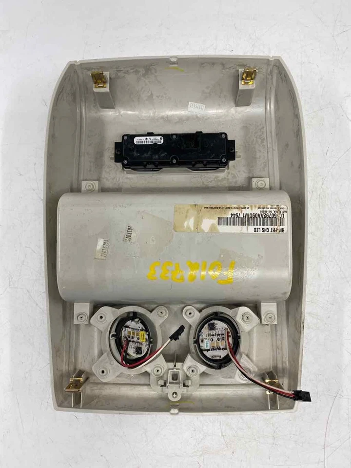 Used Front Upper Center Console fits: 2010 Volkswagen Routan roof Front Upper Gr Foto 2 de 4