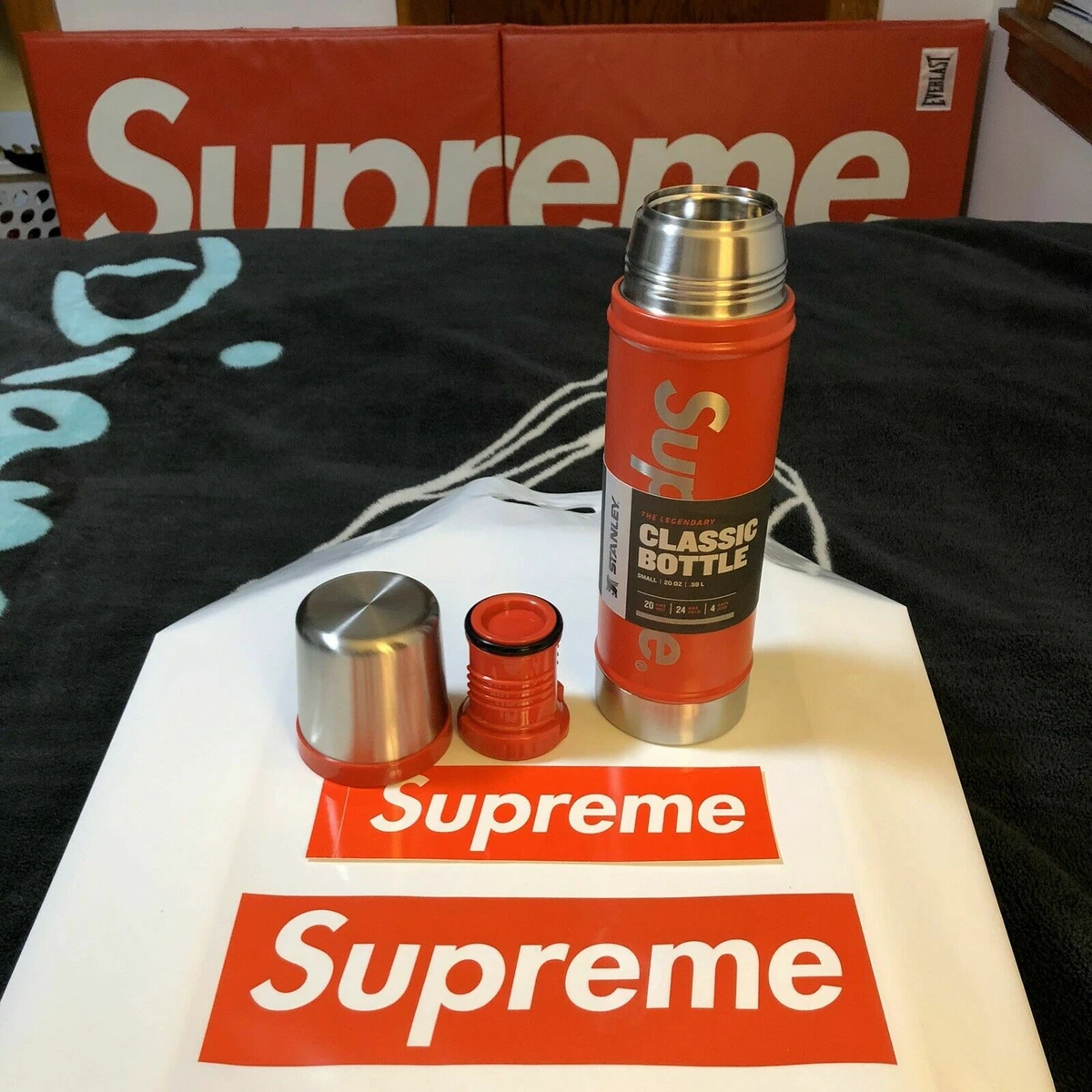 Supreme Stanley 20 oz. Vacuum Insulated Bottle Red Thermos FW19 BOGO Box  Logo DS