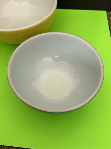 PYREX Nesting Mixing Bowls Primary Colors Yellow Green Blue Set of 3 Vintage - Picture 10 of 14