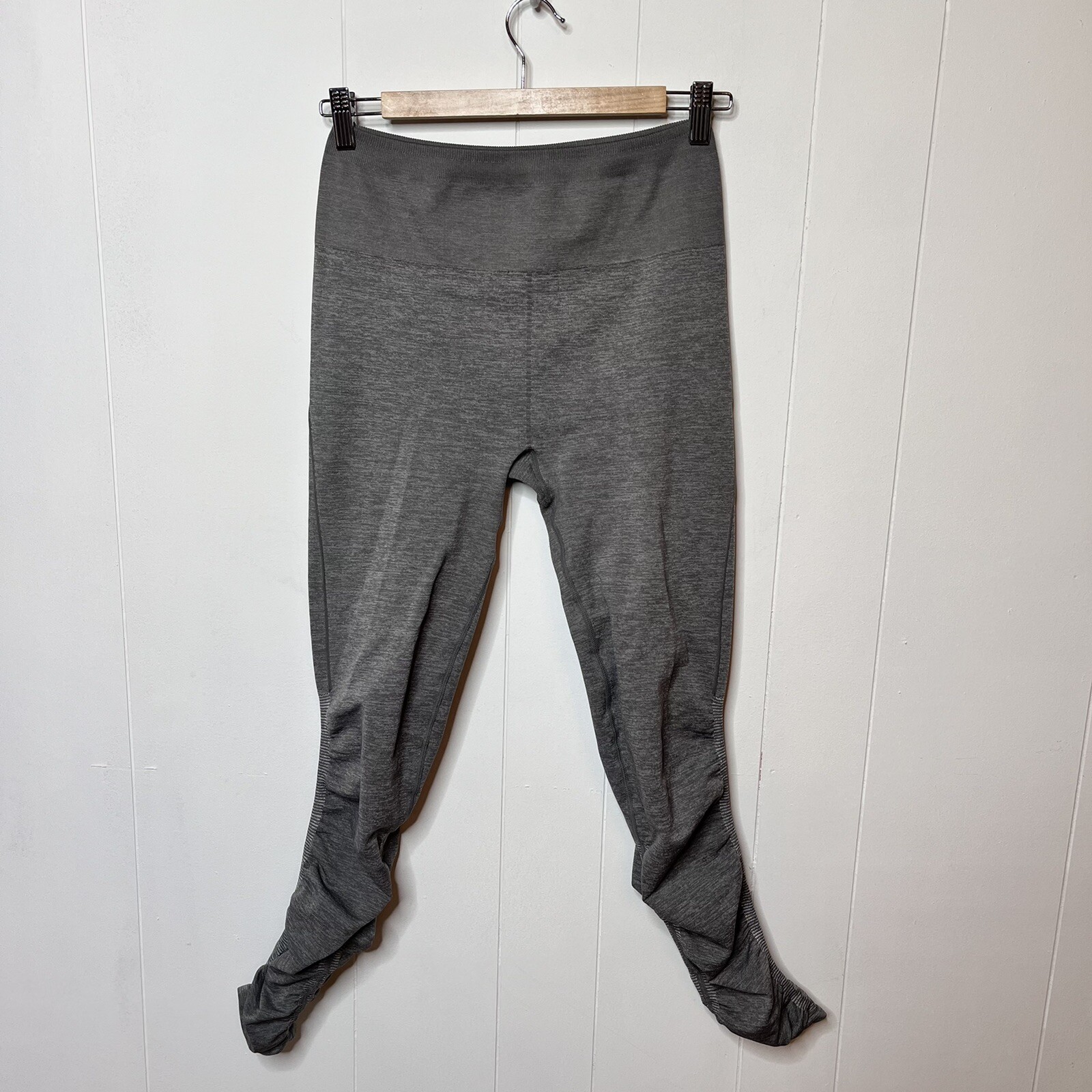 Fabletics Heather Gray Seamless High Waisted Ruch… - image 3