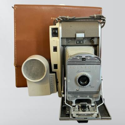 POLAROID 800ランドカメラ 医療用　大型カメラ　1950、60年代 Vintage Polaroid 800 Land Camera With Light Attachment & Leather