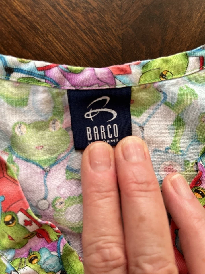 Barco Scrub Top V Neck Frog Nurse 2 Front Pockets XS Medical Uniform Cute! - Image 3 of 4