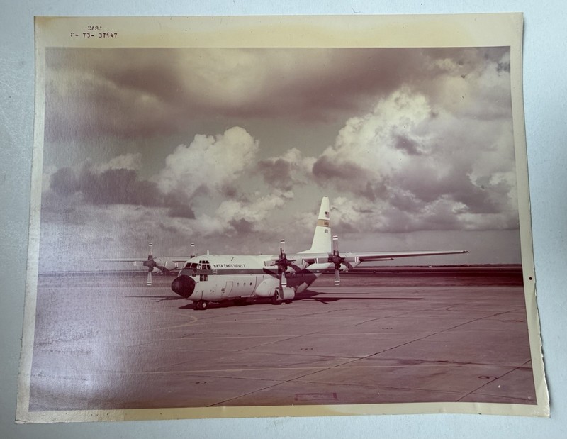 1973 NASA Press Photo 8x10 Kodak Paper Red Letters S-73-37647 Hercules C-130