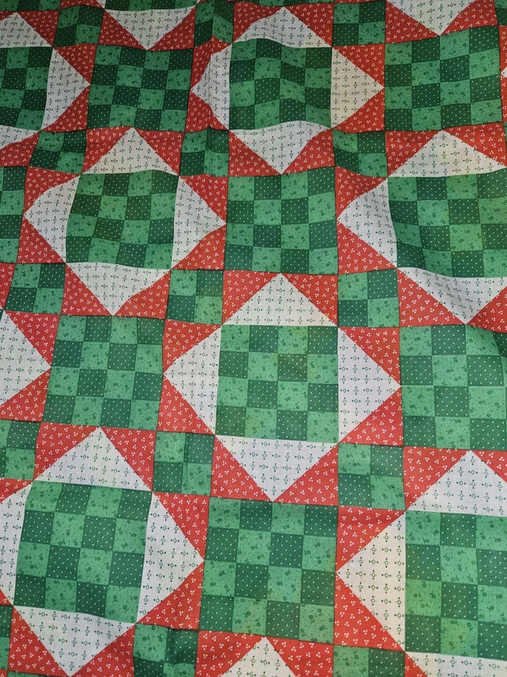 Tela de polialgodón con estampado de edredón tramposo de colección colores navideños 4,5 yardas X 44" de ancho Foto 4 de 4