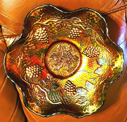 FENTON CARNIVAL GLASS CONCORD GRAPE BOWL GREEN WITH REDISH IRIDESCENCE UNIQUE - Picture 9 of 10