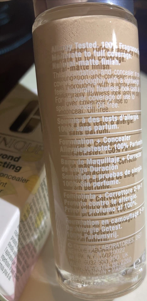 Base Clinique Beyond Perfecting + Corrector - No.02 (CN 10) Alabastro, 1 oz Foto 3 de 3