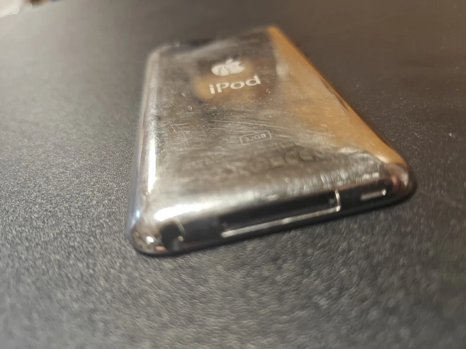 Apple iPod Touch 32GB 4th Generation Black (FAULTY) W18-C20 - Image 4 of 4