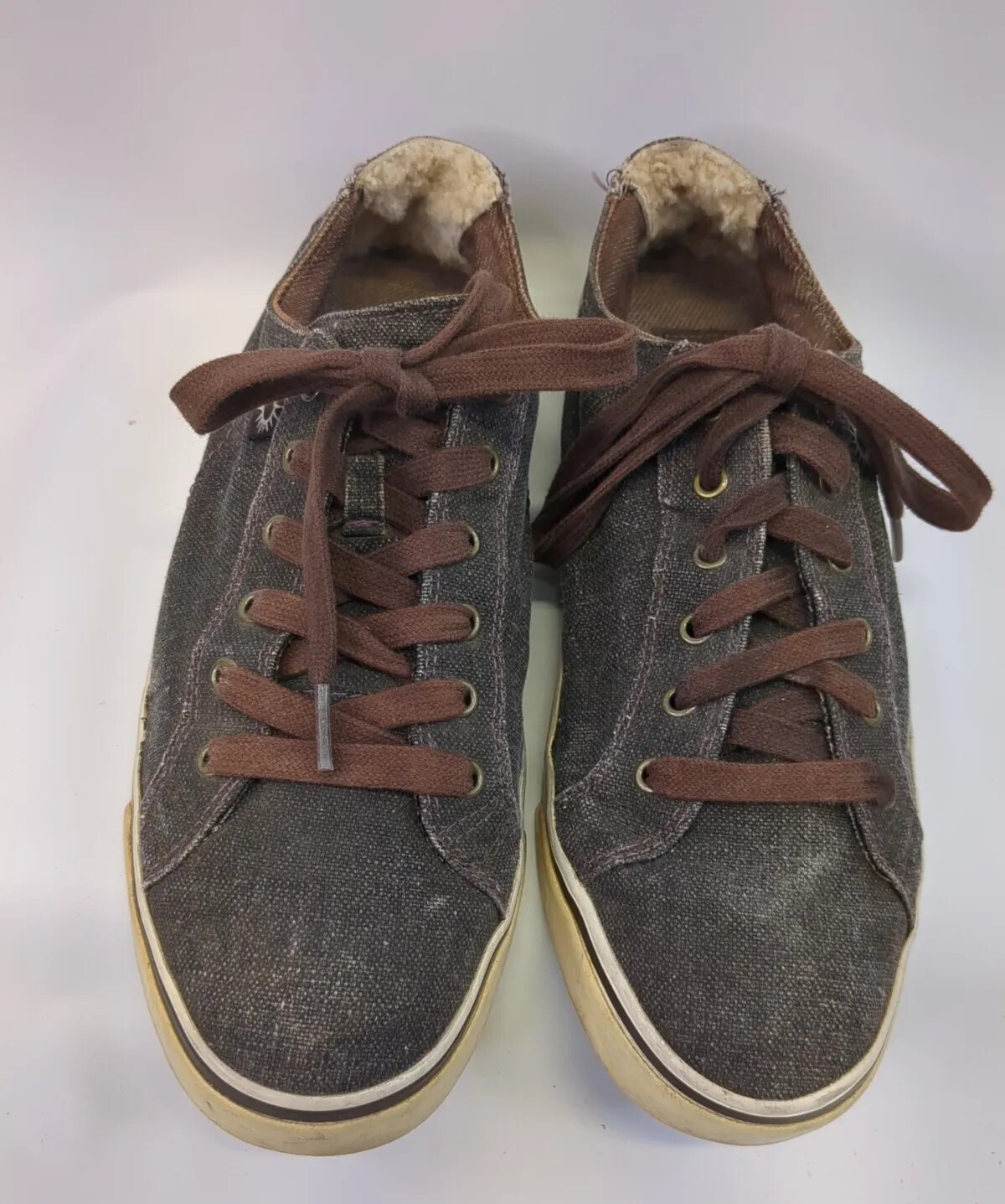 UGG Men's Size 8.5 Brown Lace-Up Sneakers