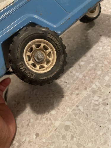 60s Tonka Blue Jeep The Jeepster no Top in good condition with trailer Hitch. - Picture 9 of 15