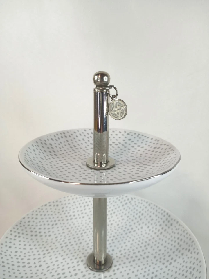 Bandeja de aperitivos West Emory Tid Bit colección Estate tres niveles plata blanco cerámica Foto 3 de 4