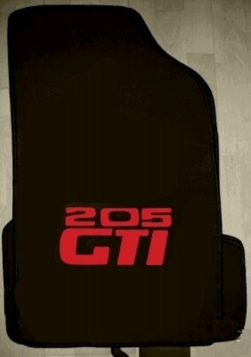 Tapis de sol pour Peugeot 205 GTI en velours noir et rouge pour vos sorties