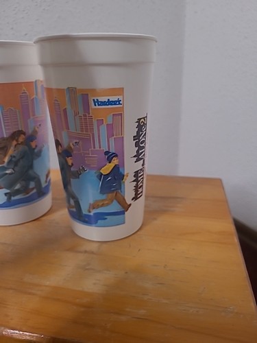 2 Vintage 1990s Hardee's Home Alone 2 Lost In New York Plastic Cup Hardees 1992 - Picture 14 of 15