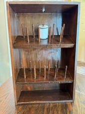 VINTAGE RUSTIC WOODEN HANGING SPOOL HOLDER HOLDS 19 SPOOLS