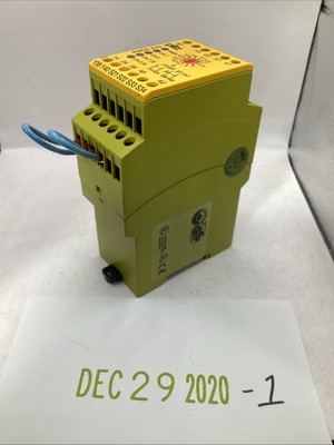 PilZ PNOZ XV2 2S 2SZ    774502 SAFETY RELAY USED