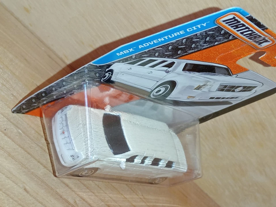 Matchbox Superfast / MB 974 - Cadillac One - White- Model Limousine x1 - Image 3 of 4