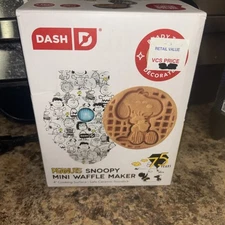 Peanuts X  Mini Waffle Maker NEW Open Box