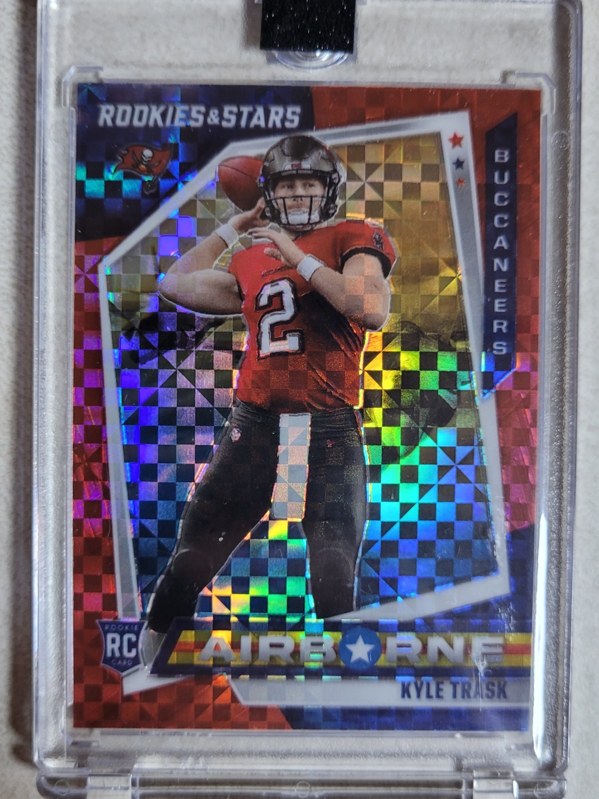 2021 Kyle Trask Panini Rookies Stars Airborne Rainbow Prizm Gold Green Auto RC view 16