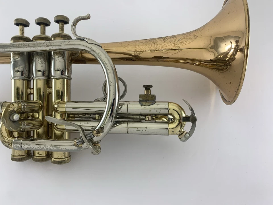 Cornet OLDS Recording Cornet with Bronze Bell & Protec Case - Image 4 of 4