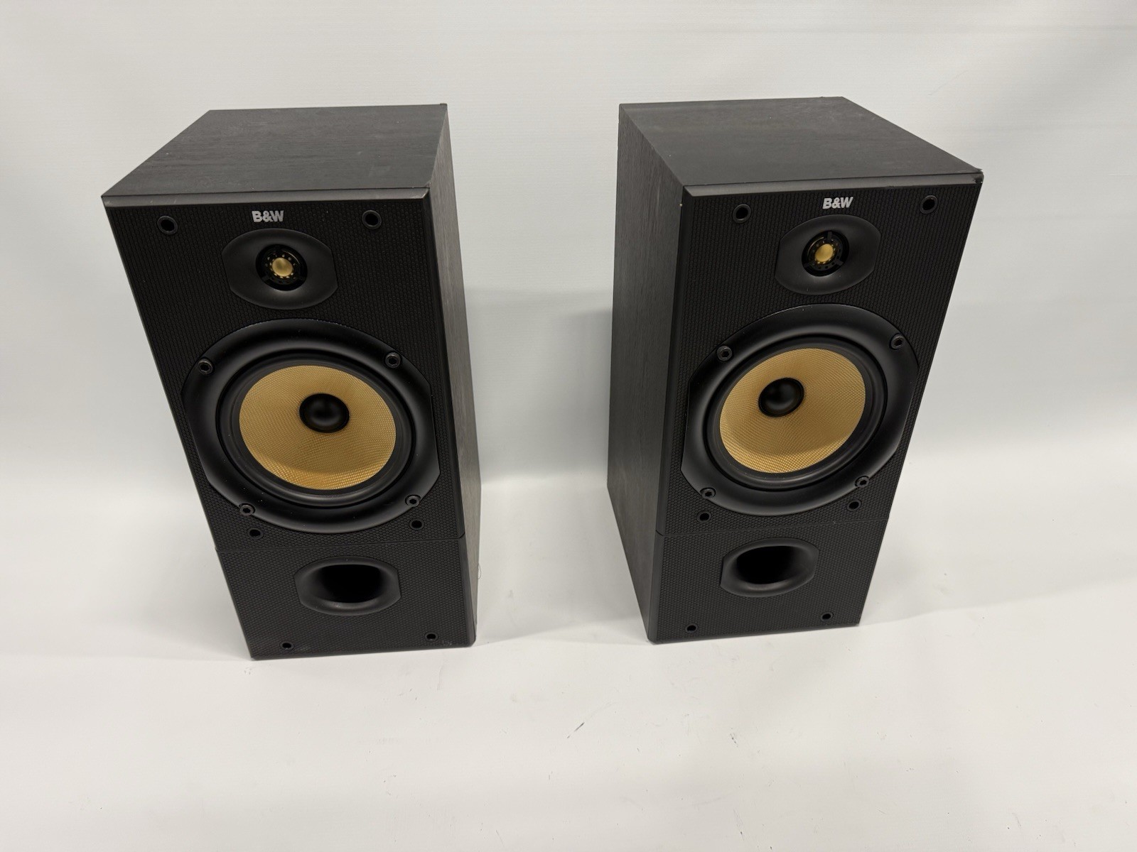 B&W スピーカー　　DM602 2台 B&W DM602 S2 - The Bangers & Mash of Brit Monitors – Holt