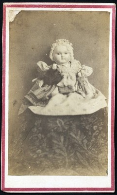 still life w dolls, ''Le gros bébé de maman'', by Omer Querm, GRAY,  antique CDV,