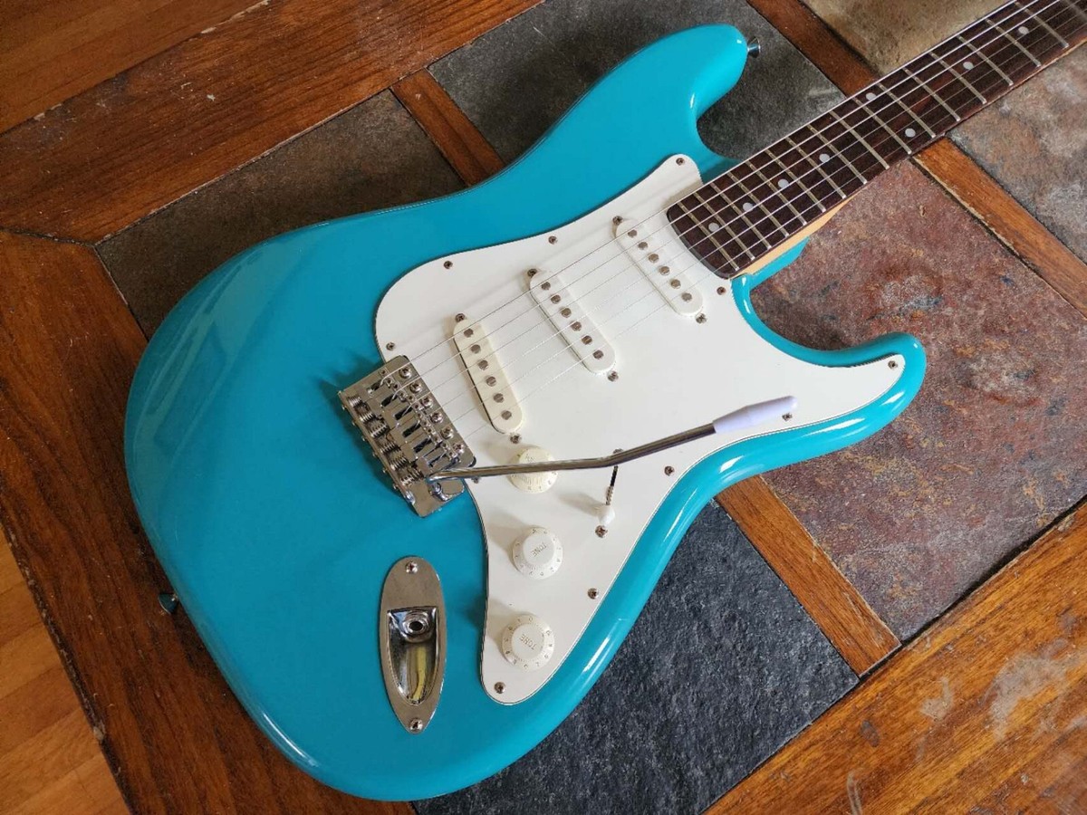 Hondo H-720 ML strat SSS vintage w/case 80s - teal blue | eBay