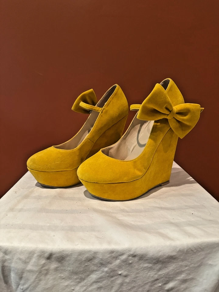 Loslandifen Yellow Suede Wedge Shoes with Bows SIZE 6 - Image 3 of 4
