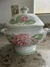 Villeroy & Boch Florea Porcelain Soup Tureen/Covered Vegetable Bowl - EXCELLENT