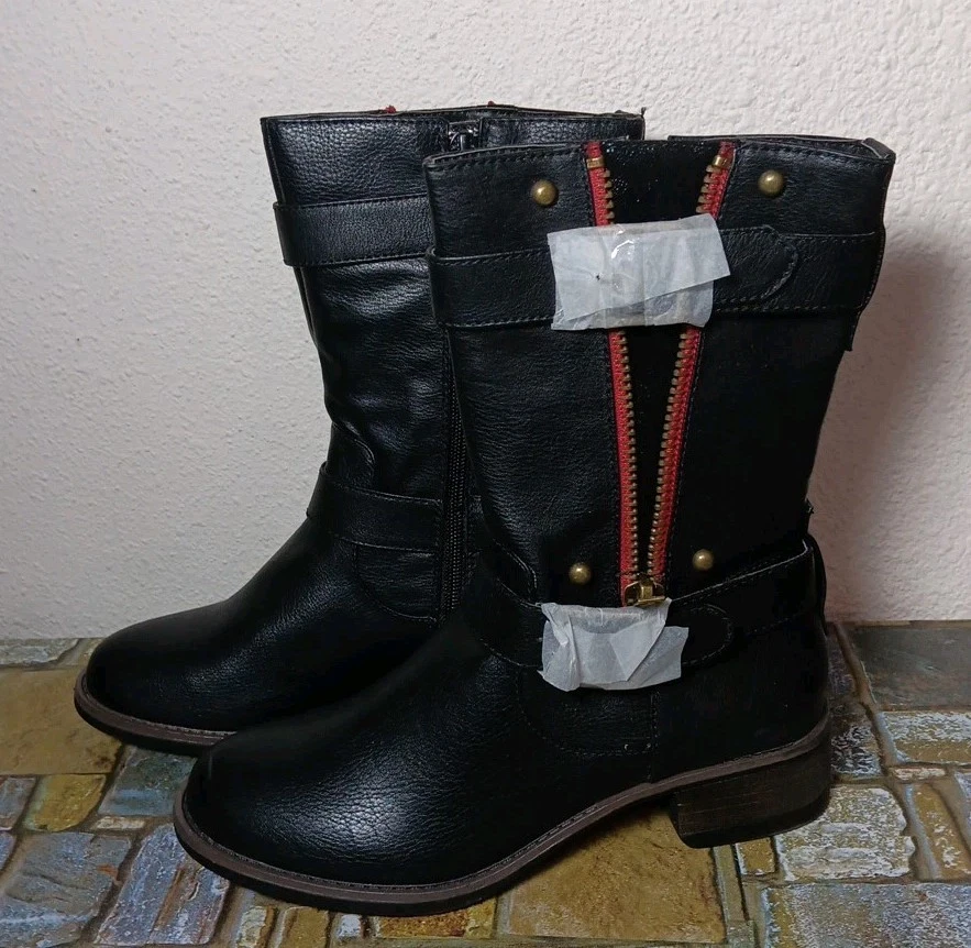 Women's Wild Pair Black Biker Style Boots Size 6.5M P6 - Image 2 of 4