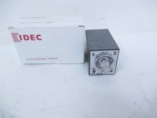 243680 New In Box; IDEC GT3A-6AF20 Timer one ...