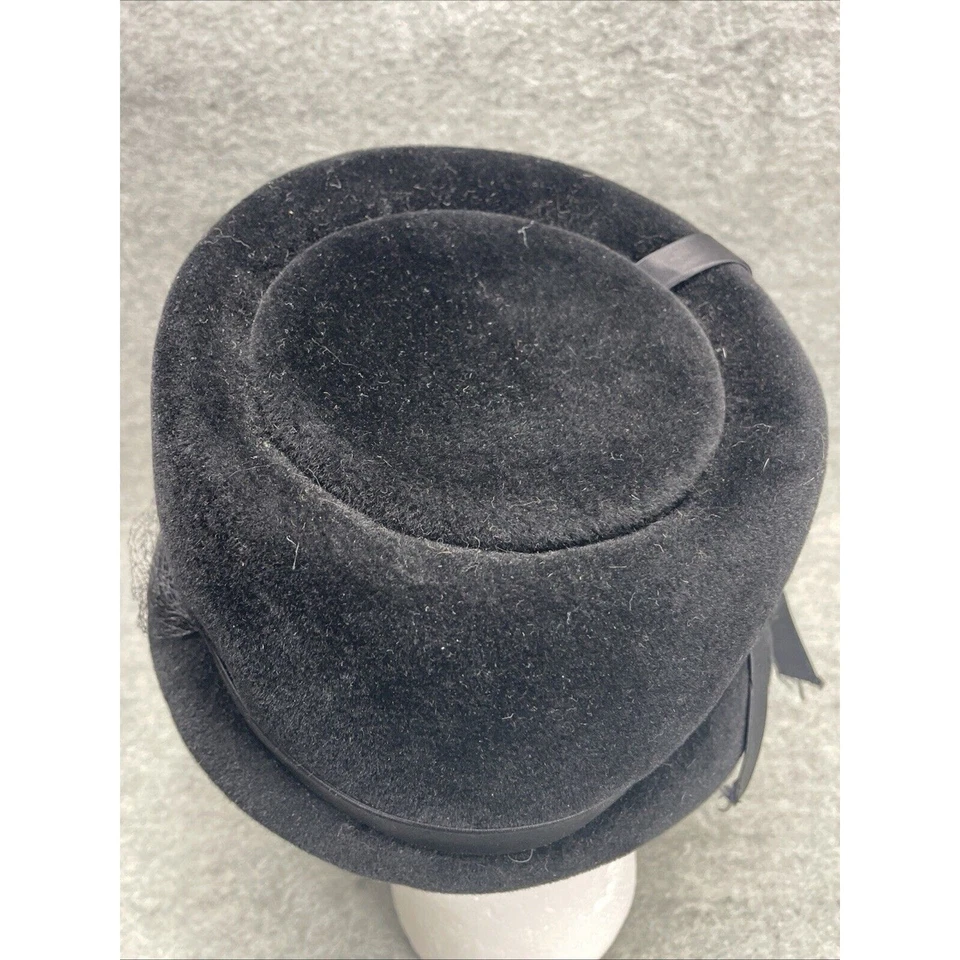 VTG Union Made Black Pillbox Hat with Brooch & Veil Wool Made in Italy - Image 4 of 4