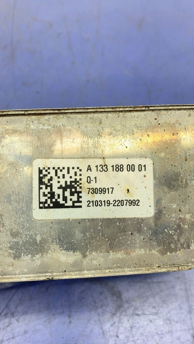 2018 - 2021 MERCEDES S63 A217 OEM 4.0L M177 ENGINE OIL COOLER  