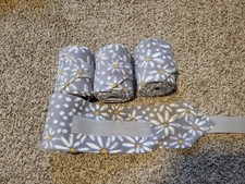 NEW set of 4 grey/white daisy horse polo wraps horse/pony leg wraps 