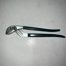 Vintage DIAMOND Horseshoe logo HP110 slip-joint pump pliers. Made in USA.