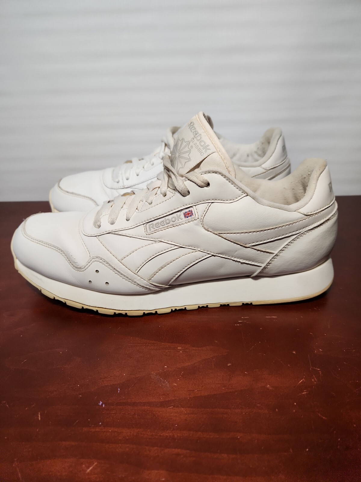 SAOLA Scarpe da ginnastica classiche Reebok da uomo bianche taglia 10 5RB 807 HSV 71 100569