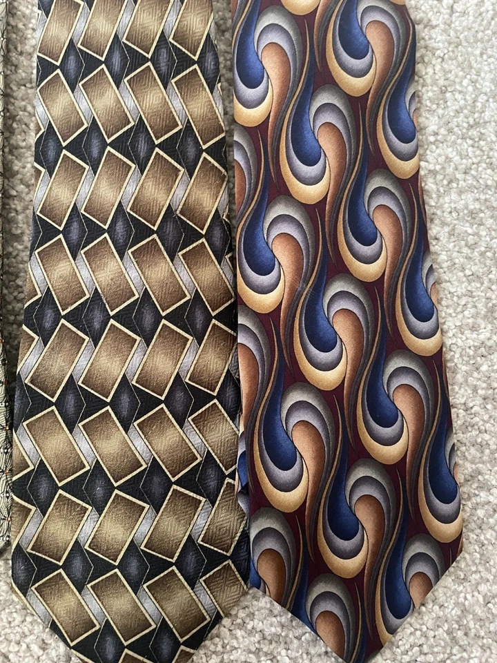 Lote de 5 Corbatas de Diseñador Hombre Marrón, Azul, Rojo Patrones y Colores Foto 4 de 4