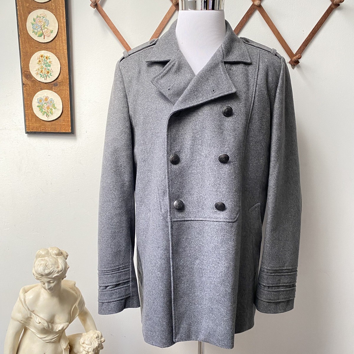 New Men's Double-breasted Epaulettes Coats New Men's Double-breasted Epaulettes Coats