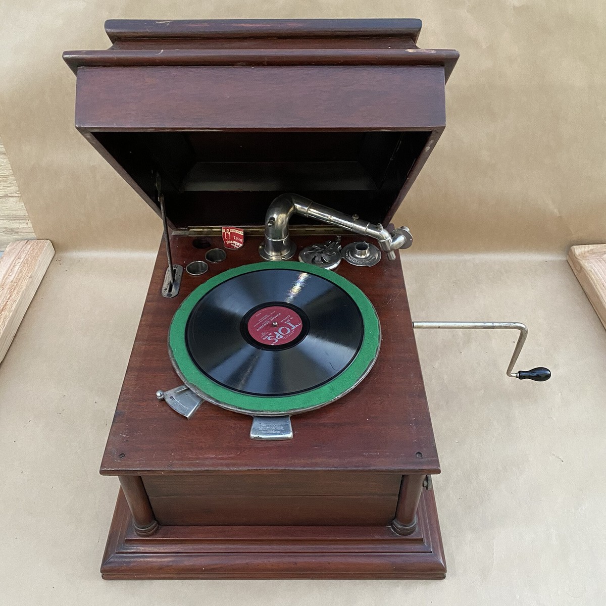 (アンティーク 小型電蓄)MODEL 3100 GRAFONOLA Vintage Columbia Grafonola AM Graphophone Hand Crank Table