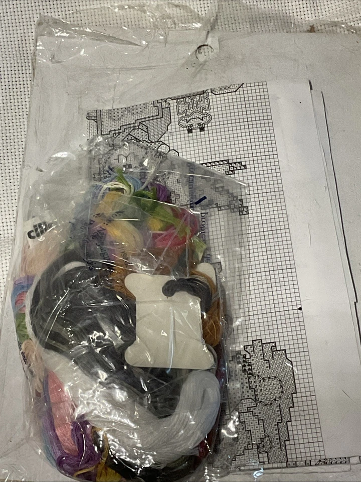 Bucilla FAIRYTALE CASTLE Registro de Nacimiento Punto de Cruz Kit Iniciado 45661 9.5”x16.5” Foto 3 de 3