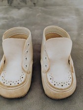 Vintage 1978 White Leather Baby Shoes /Booties Size 2 