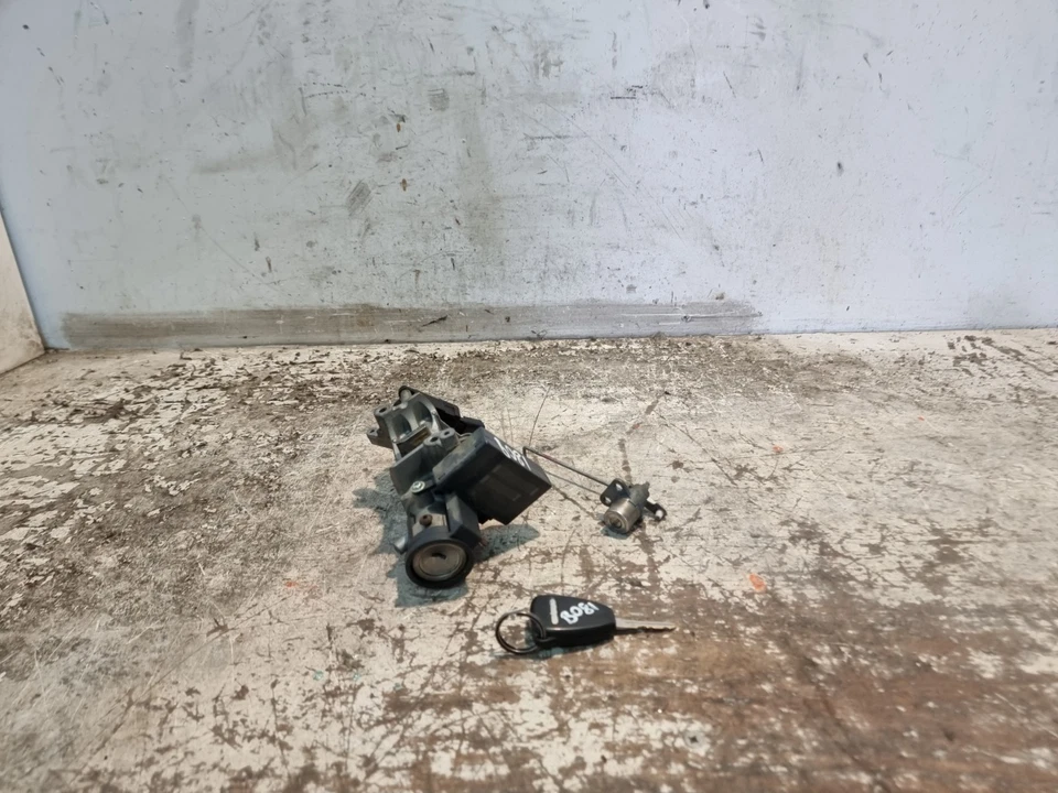 Jeep Patriot Ignition Barrel Lock Switch & Key & Door Lock 2007 MK74 05057297AH - Image 2 of 4