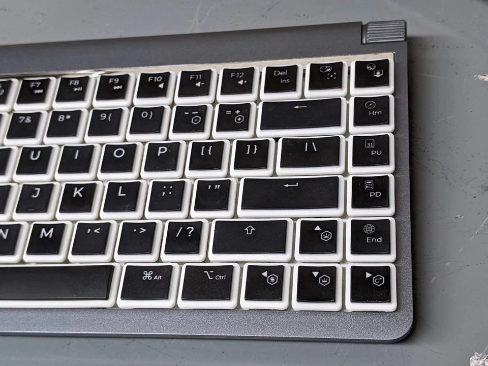 Wombat Coleus Pro Low Profile Mechanical Keyboard w/ Case + Emoji Keys - Image 4 of 4