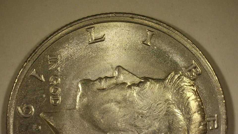 1983-P Kennedy Half Dollar - Misaligned Dies Error Coin ID 02 - Image 3 of 3