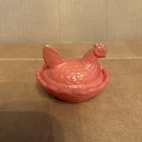 Vintage Westmoreland Mini Milk Glass Hen On Nest  coral 2.5" Nesting