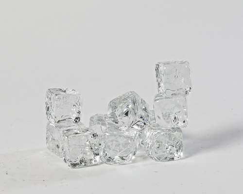TRENGROVE ACRYLIC ICE CUBES - BRAND NEW, VARIOUS SIZES, 25 IN TOTAL - Photo 2/6