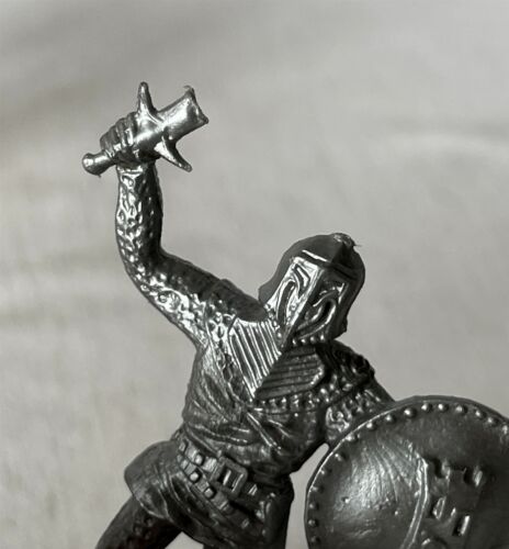 3 Vintage Painted Plastic Toy Soldiers Medieval Knights Timpo Toys? #178 - Picture 6 of 13