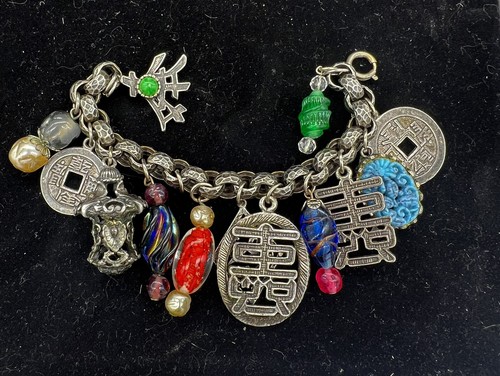 Vintage 1950s Napier Asian Chinoiserie hammered charm bracelet. Germany - Picture 5 of 10