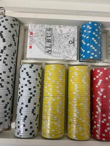 Juego COFANETTO DA POKER ROYALE CON CARTE E 324 FICHES ALBUS X90 - Foto 8 di 12
