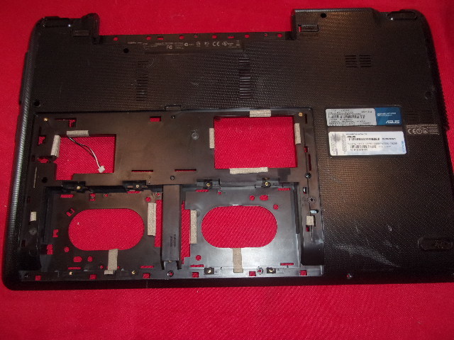 Démonter et remplacer le bottom case de votre PC portable Asus – Accessoires Asus