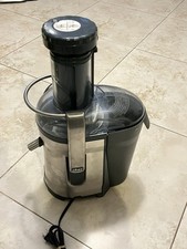 Exprimidor profesional Oster fácil de limpiar, extractor de jugo XL de acero inoxidable, gris (usado)