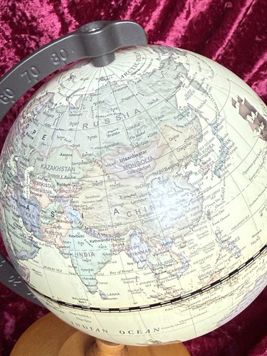 Vintage Style 9 Inch Tall, 5.5” Diameter World Classic Mini Globe On Wood Base. - Picture 13 of 20
